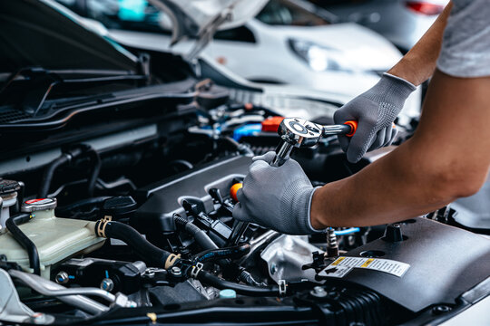 Read more about the article How To Maintain Your Car And Avoid Expensive Repairs